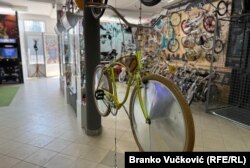 "Da bi se jedan bicikl dobro odradio i vratio na 'fabričko podešavanje' potrebno je pet do deset dana", kaže Stamatović.