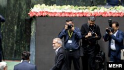 مسعود پزشکیان در مراسم تحلیف در پارلمان ایران 