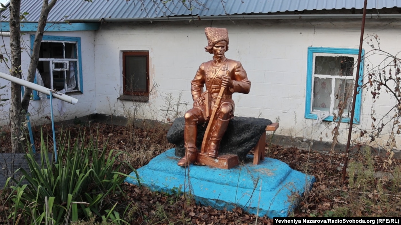 Тк виглядав пам’ятник Нестору Майху в Гуляйполі на початку широкомасштабної війни. Зараз він знищений