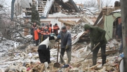 Diňle: Russiýanyň Ukrainada amala aşyran raketa zarbalarynda azyndan dört adam öldi, onlarça adam şikeslendi