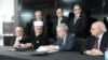 Mirovnu inicijativu potpisali su reisu-l-ulema Islamske zajednice u BiH Husein ef. Kavazović i Menachem Z. Rosensaft, predsjednik Svjetske federacije udruženja Bergen-Belsen. 