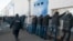 Москвада иштеген мигранттар кармалган учур. Архивдик сүрөт