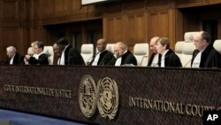 Sudije na početku ročišta pred Međunarodnom sudu pravde u Hagu u slučaju tužbe Južnoafričke Republike protiv Izraela, 11. januara 2024.