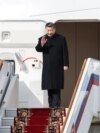 Си Цзинпиндин учагы жергиликтүү убакыт менен саат 13:00 чамасында Москванын Внуково аэропортуна конду. 20-март, 2023-жыл.
