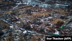 Зруйновані житлові будинки в селі Богородичне Донецької області, Україна, 21 лютого 2023 року