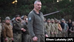 Viltali Klitschko addressing Ukrainian troops in April
