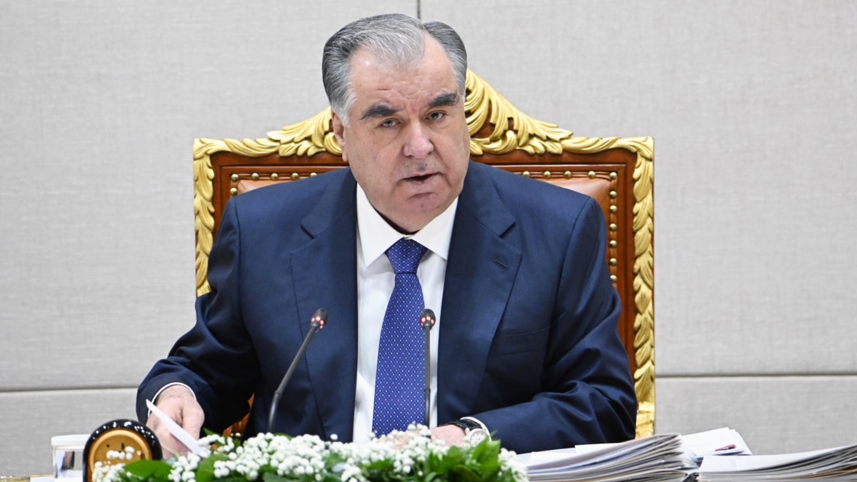 Эмомали Рахмон дал судьям один год «для углубленного изучения ...