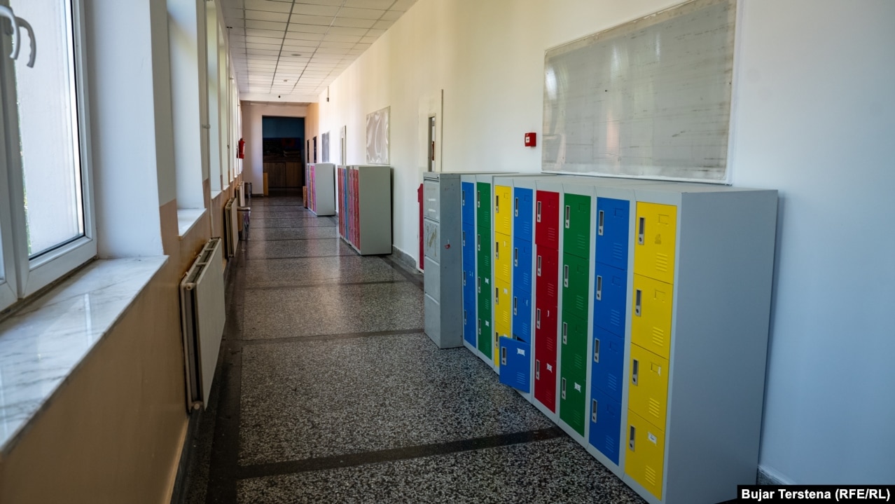 Dollapët aktualë në shkollën "Faik Konica".