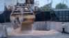 Погрузка зерна на судно в украинском порту "Измаил" для отправки по "зерновому коридору"