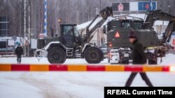 Vozila finskih odbrambenih snaga na graničnom prelazu, Kuhm, Finska 19. novembra.