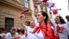 Прихильники «Севільї» в Будапешті перед фінальним матчем Ліги Європи, 31 травня 2023 року