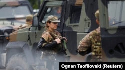 Talijanski pripadnici KFOR-a na Kosovu. Italija ima najveći broj vojnika u NATO misiji - preko 900.