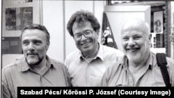 Dalos György, Konrád György és Eörsi István 1998-ban a lipcsei könyvvásáron