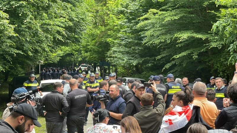 Protestatarii georgieni au perturbat nunta fiicei ministrului rus de externe