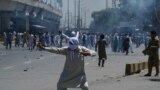 د مې پر نهمه، په پېښور کې د تحريک انصاف پلويانو د عمران خن د نيولو پرضد احتجاجي مظاهره وکړه.