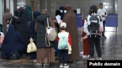 Вернувшиеся из Сирии женщины и дети. Бишкек, Кыргызстан. 30 августа 2023 г.