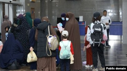 Еркектер сақиналарын қырған кезде қандай дизайн жасайды? Орыс порно фильмдер спермы на камера