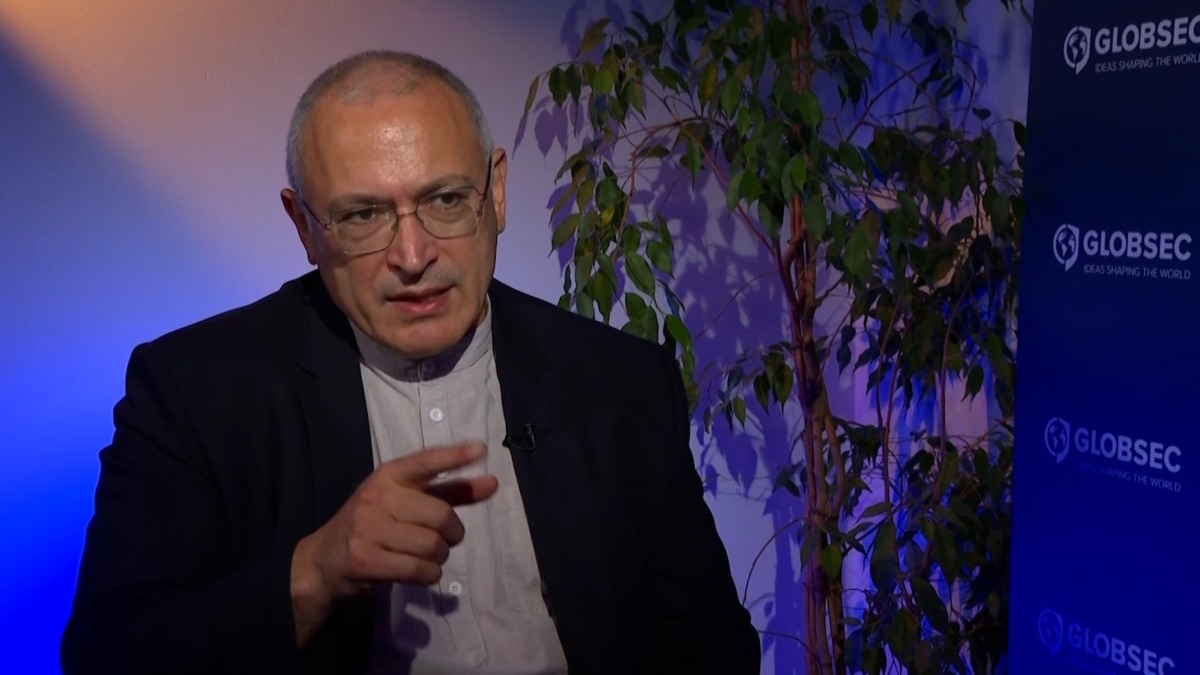 Khodorkovsky: 'Clock Will Start Ticking' For Putin After Russians Realize They're At War