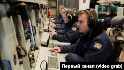 Військовослужбовці ВКС РФ на борту літака-розвідника А-50