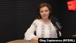 Președinta Comisiei Electorale Centrale, Angela Caraman, în studioul Europei Libere de la Chișinău