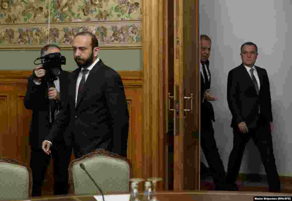 Ararat Mirzoyan (left), Sergei Lavrov and Jeyhun Bayramov, the foreign ministers of Armenia, Russia and Azerbaijan, respectively, meet in Moscow on July 25.&nbsp; During this July 25 meeting Moscow appeared to call for Armenia to accept Azerbaijani rule over the Nagorno-Karabakh region.&nbsp;