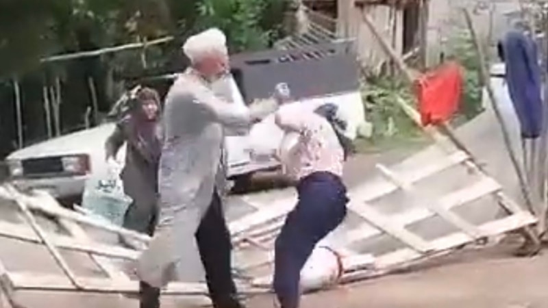 دادستانی: با فیلمبردار «ضرب‌ و شتم زن سالخورده توسط یک روحانی» برخورد می‌‌شود