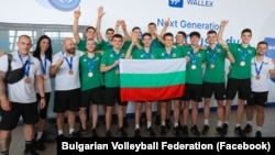 Младежкият национален тим на България по волейбол до 21 години при завръщането си в София.