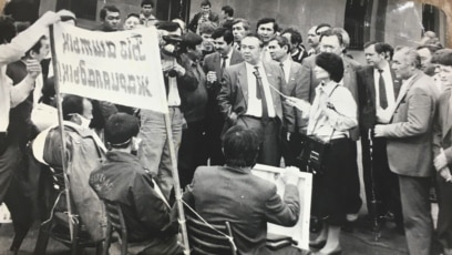 Өте ыстық өгей анасы өгей ұлымен көптен күткен жыныстық қатынасқа түсті