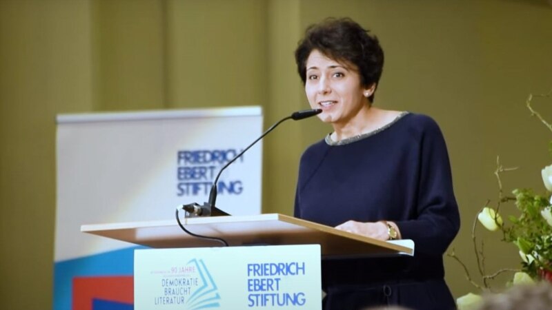 مرور رسانه‌های آلمانی؛ «ایران؛ آزادی زنانه است» گلینه عطایی، برندهٔ کتاب سیاسی سال آلمان