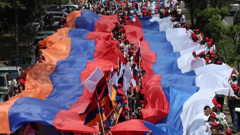 Kremlin Upbeat On Russian-Armenian Ties