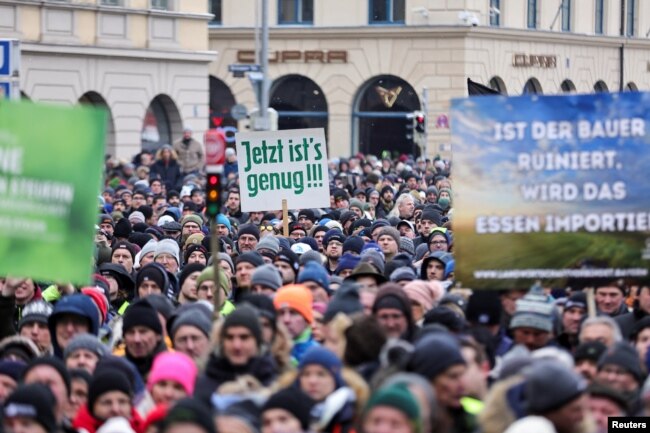 Bujqit duke protestuar në Munih. Janar, 2024.