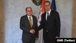 Visoki predstavnik u BiH Kristijan Šmit sa predsednikom Srbije Aleksandrom Vučićem u Beogradu, 4. 4. 2024.