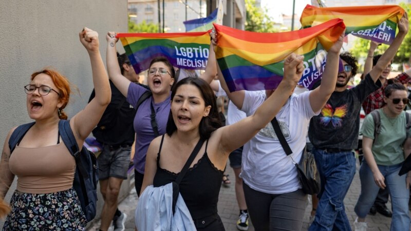 Parada ponosa u Istanbulu unatoč zabrani