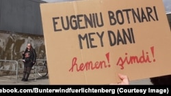 ONG-uri și grupuri civice locale din Berlin au organizat mai multe acțiuni stradale, la care au cerut autorităților să numească o piață în numele lui Eugeniu Botnari