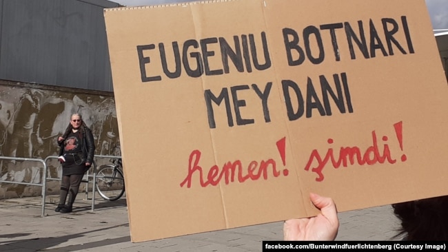 Le ONG e i gruppi civici locali di Berlino hanno organizzato diverse azioni di strada, chiedendo alle autorità di intitolare una piazza a Eugeniu Botnari