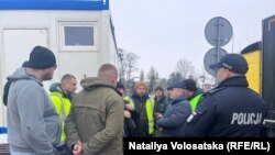 Українські водії і польські протестувальники на кордоні, Польща, пункт пропуску «Корчова», 1 грудня 2023 року (фото ілюстративне)