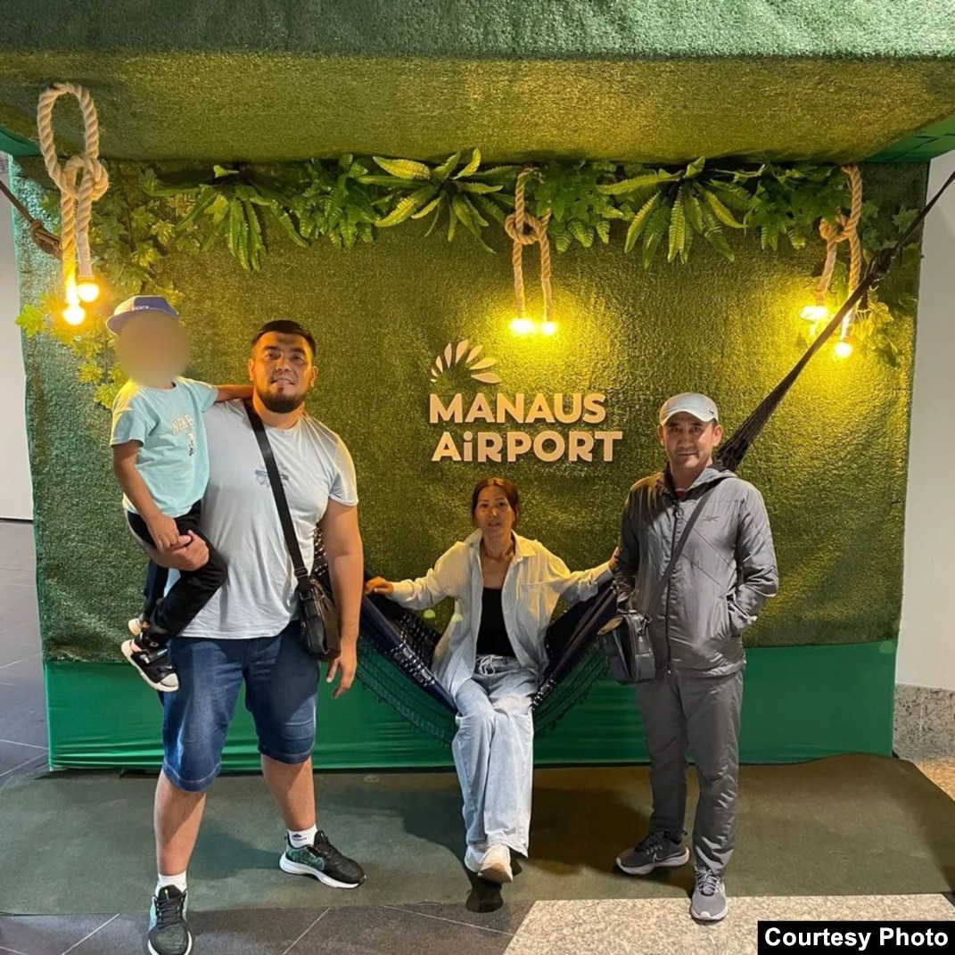 Нысандары бар қатты фистинг порно Әйелдерде супер есектер бар