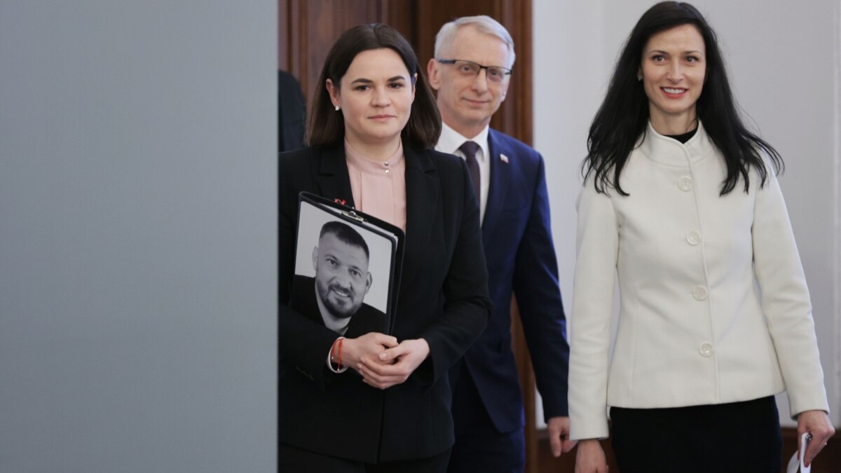 Премиерът Николай Денков и вицепремиерът Мария Габриел изразиха подкрепата си