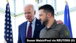 Presidenti amerikan Joe Biden dhe presidenti i Ukrainës Volodymyr Zelensky, më 21 maj 2023 në Japoni.