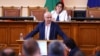 Депутатът Георги Свиленски от БСП говори от трибуната на парламента.