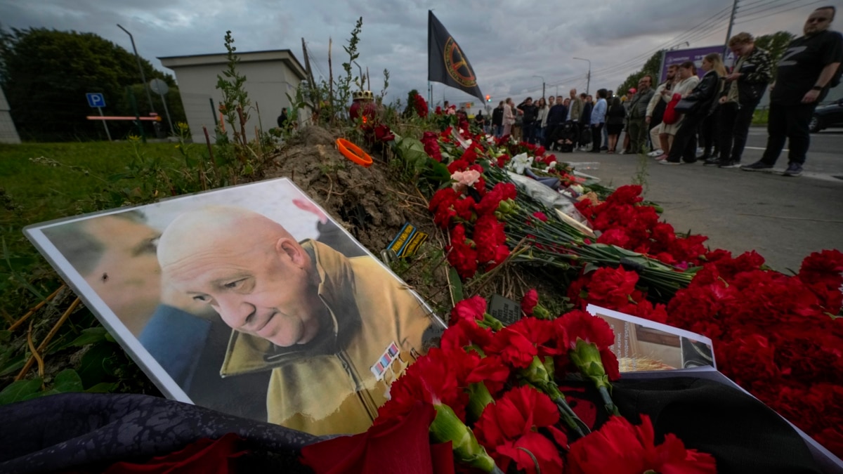 „პრიგოჟინის საფლავს მოილოცავენ“ – ახალი კულტი რუსეთში