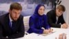Руслан Эдельгериев, Хадижат Кадырова и Ахмат Кадыров (слева направо) в Дубае на климатическом форуме. Декабрь 2023 года. Скриншот c видео в инстаграм-аккаунте ddo_grozny