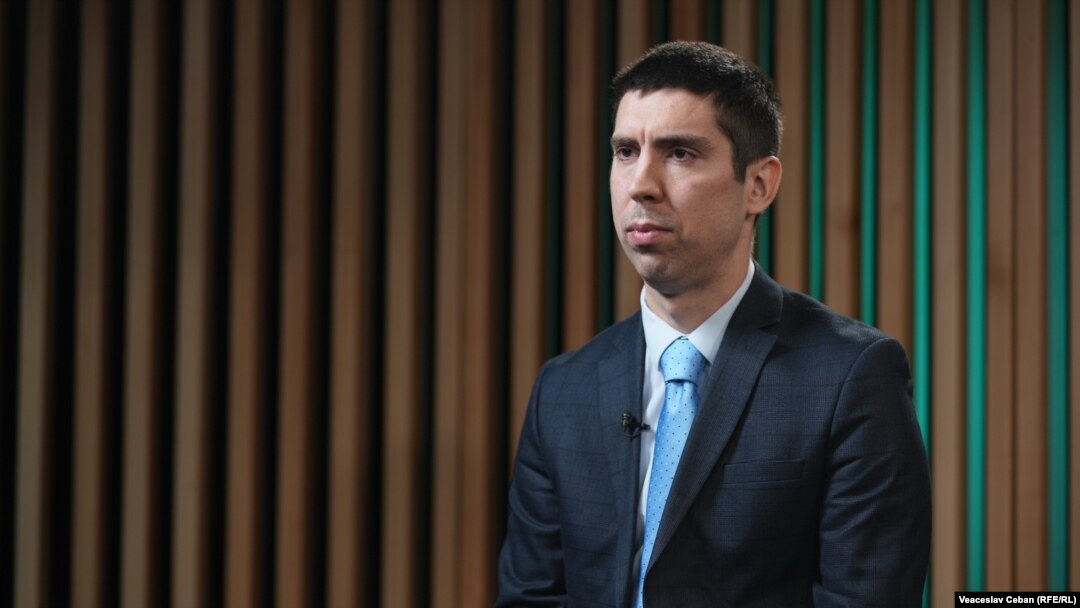 Ministrul moldovean de Externe, Mihai Popșoi, în studioul Europe Liberă Moldova. 