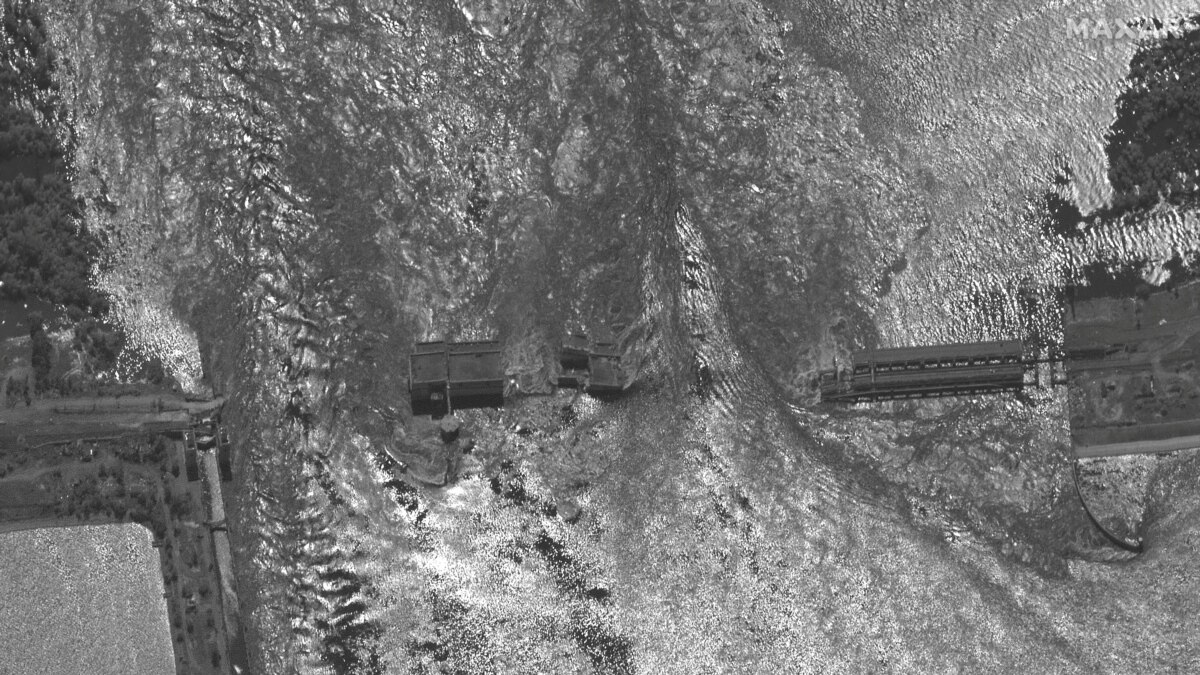 за добу рівень води у Каховському водосховищі зменшився на понад метр