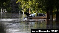  Една от наводнените улици в град Нова Каховка 