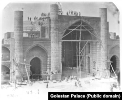 Construcția moscheii Sepahsalah din Teheran, la sfârșitul anilor 1800