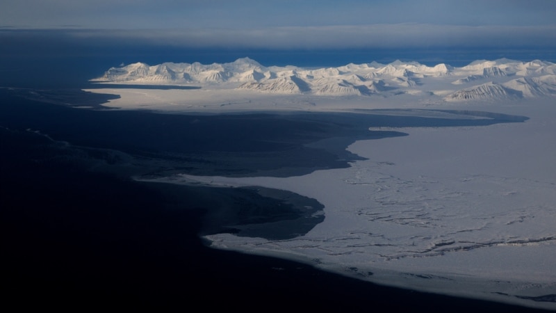 Arktik gori, dok se led topi