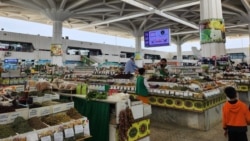 Ашхабад шаарындагы базар. Архив сүрөт.