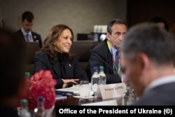Віцепрезидентка США Камала Гарріс під час зустрічі з українською делегацією на Саміті миру в Швейцарії. 15 червня 2024 року