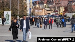 Në Prishtinë, disa qytetarë të anketuar nga Radio Evropa e Lirë thonë se nuk presin ndryshime të mëdha nga këto zgjedhje.